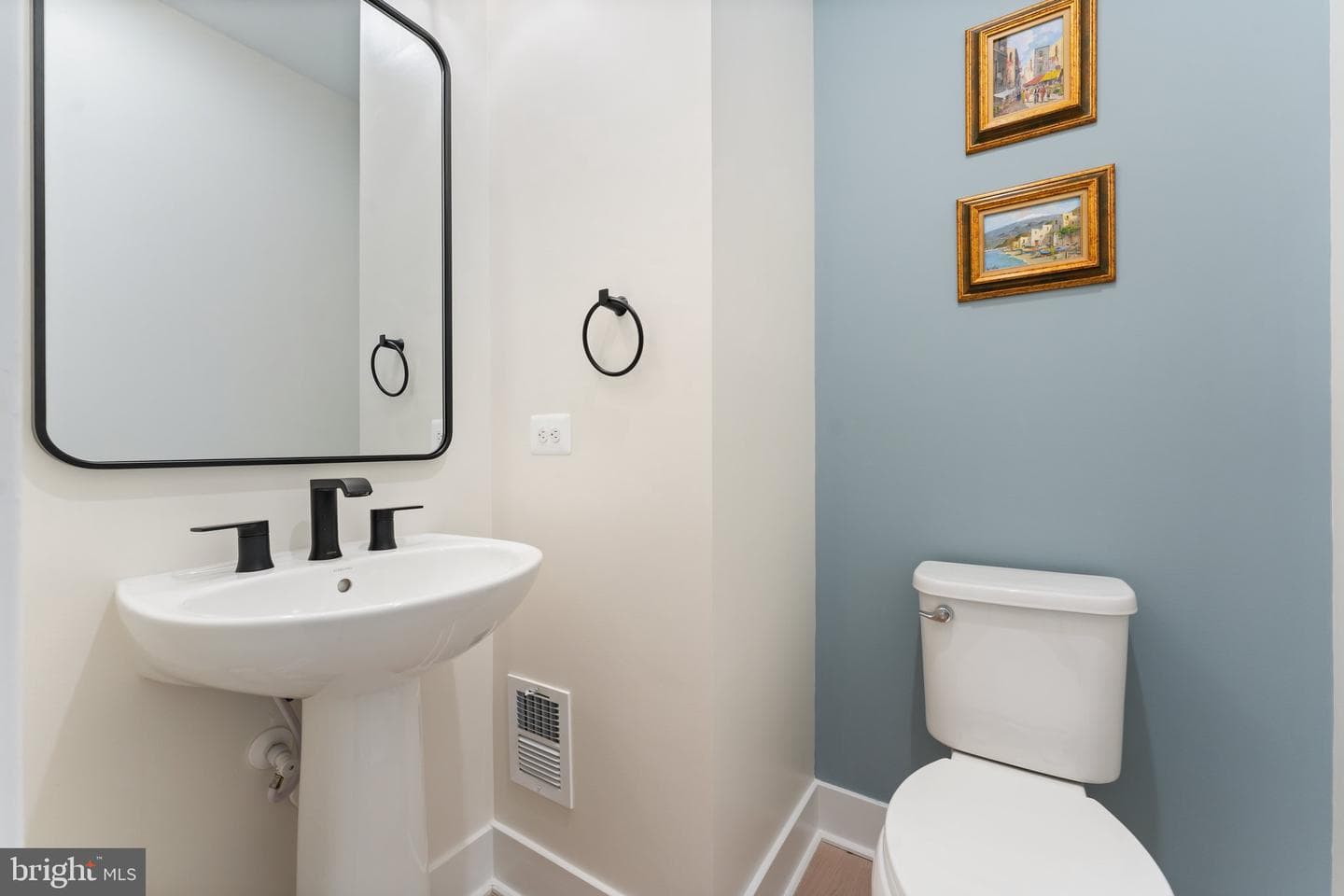 3546 Sutton Heights Circle photo 29