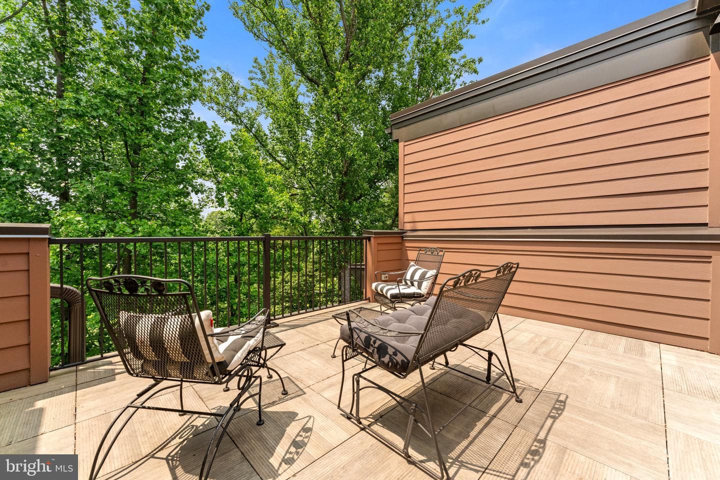 3546 Sutton Heights Circle photo 46
