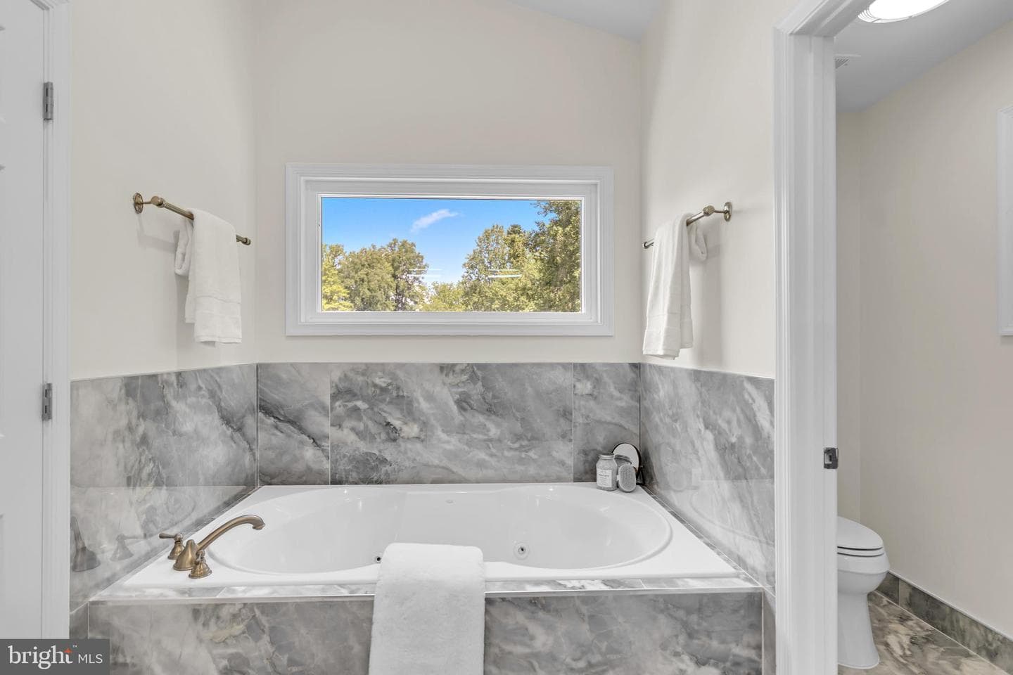 3805 Carolyn Avenue photo 22