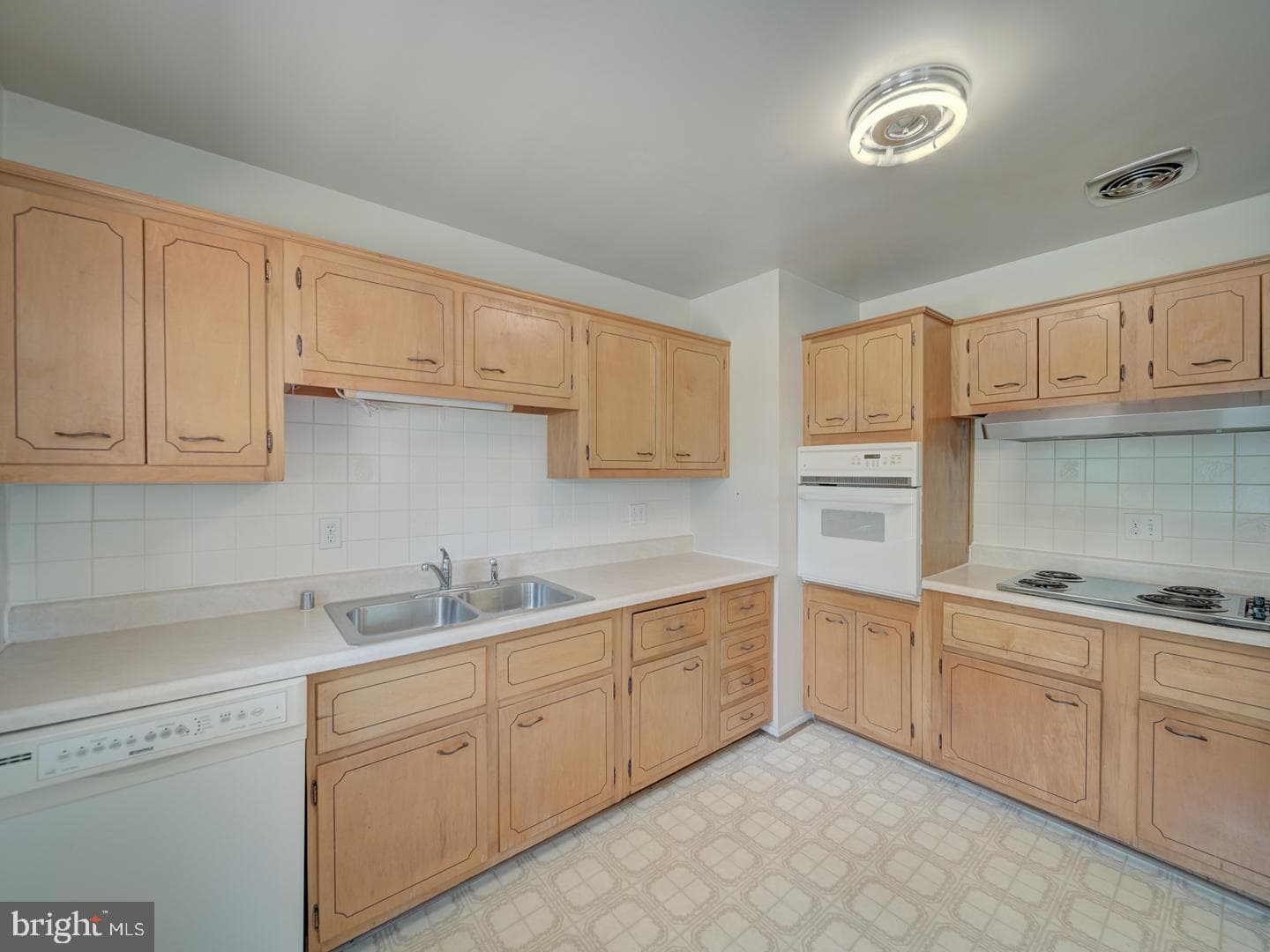 10928 Warwick Avenue photo 12