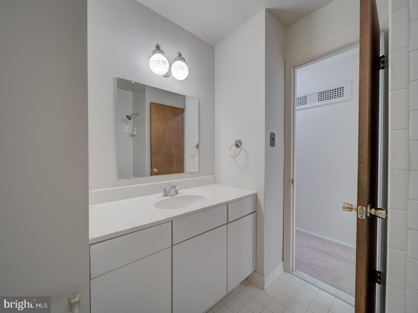 10928 Warwick Avenue photo 18
