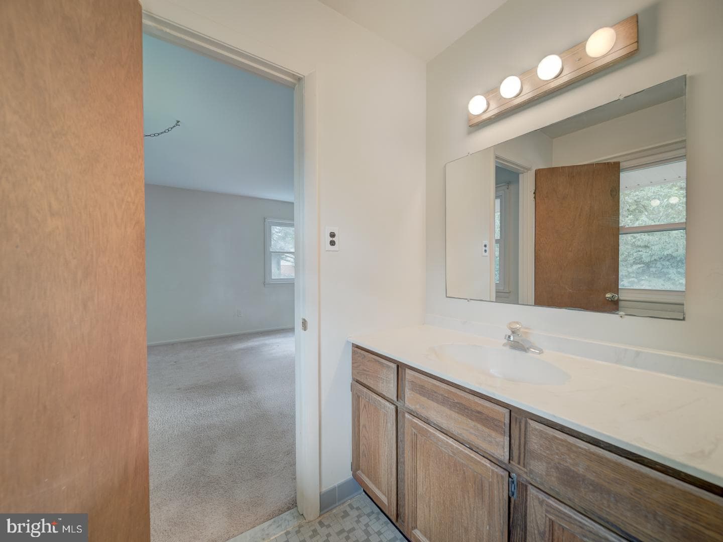 10928 Warwick Avenue photo 24