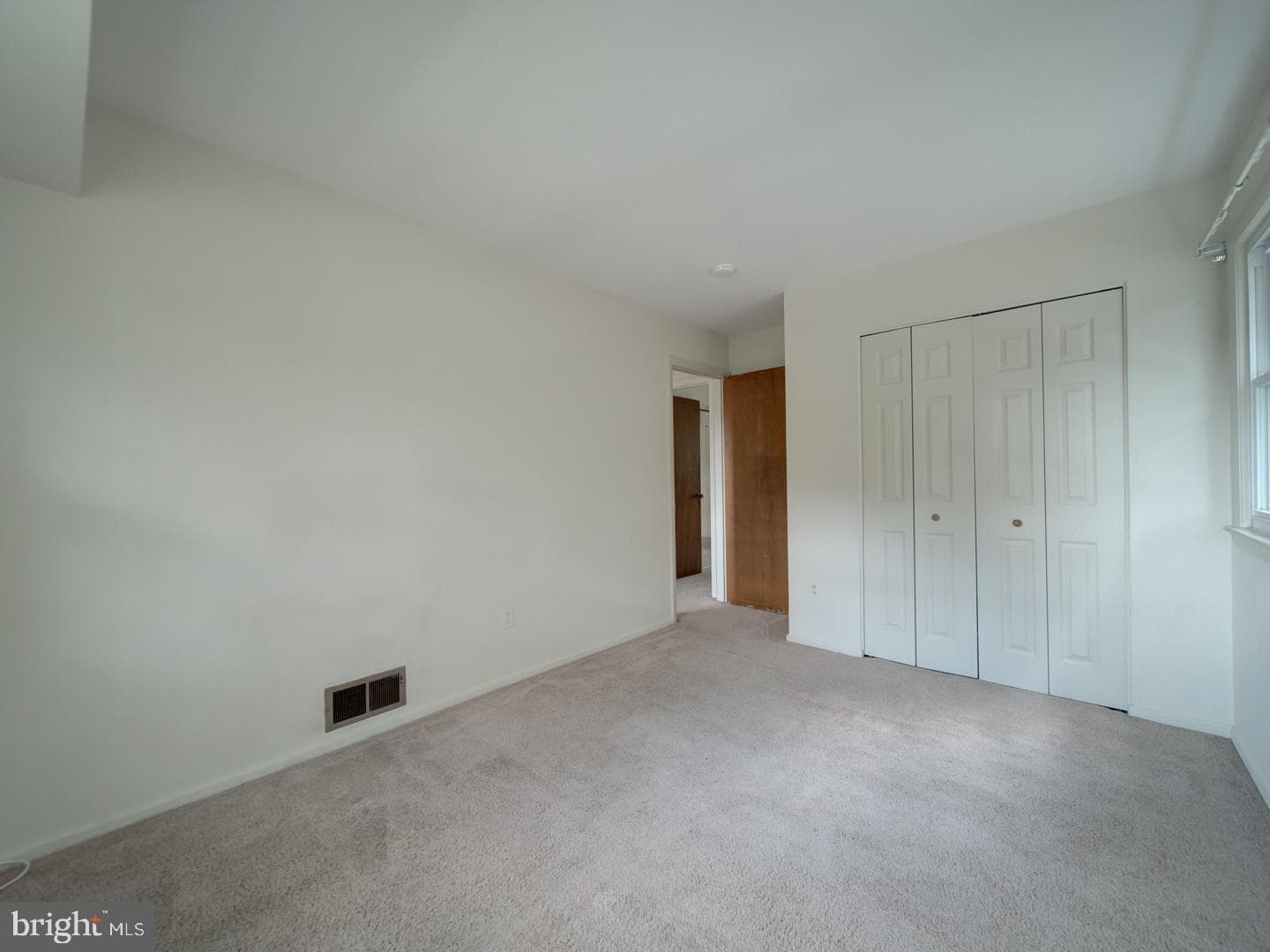 10928 Warwick Avenue photo 27