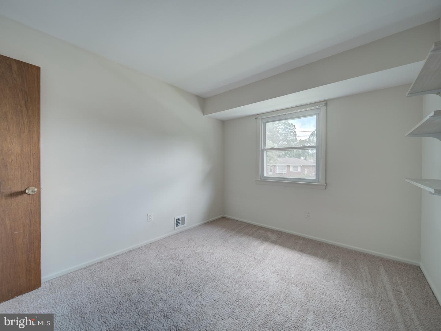 10928 Warwick Avenue photo 30