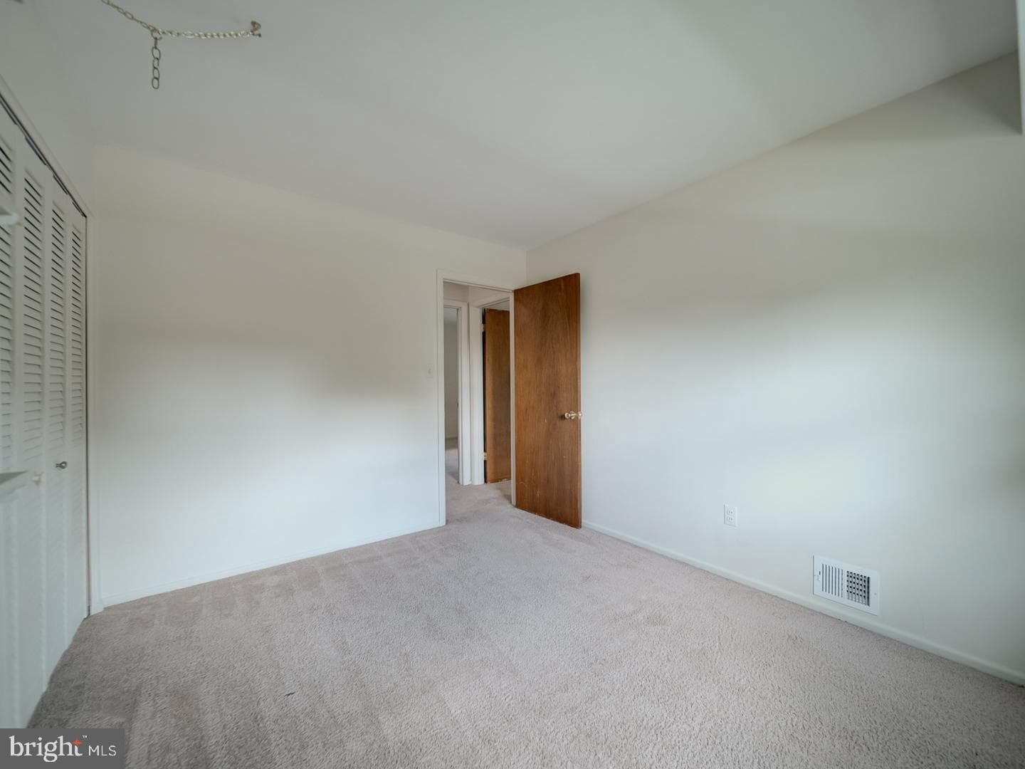 10928 Warwick Avenue photo 31