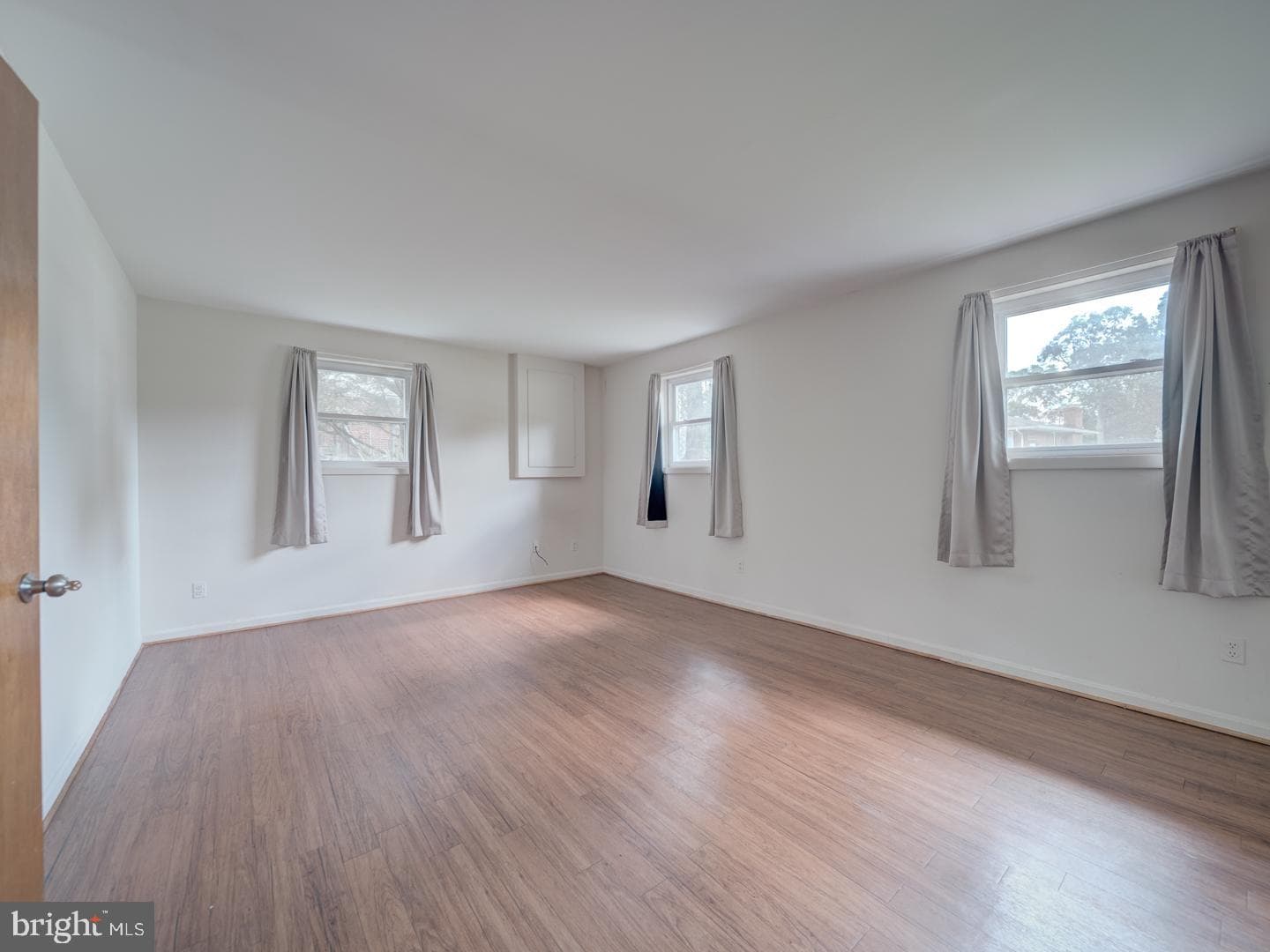 10928 Warwick Avenue photo 48