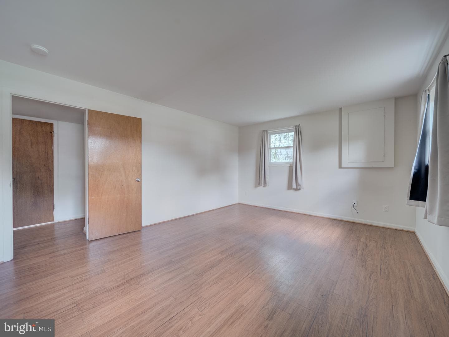 10928 Warwick Avenue photo 49