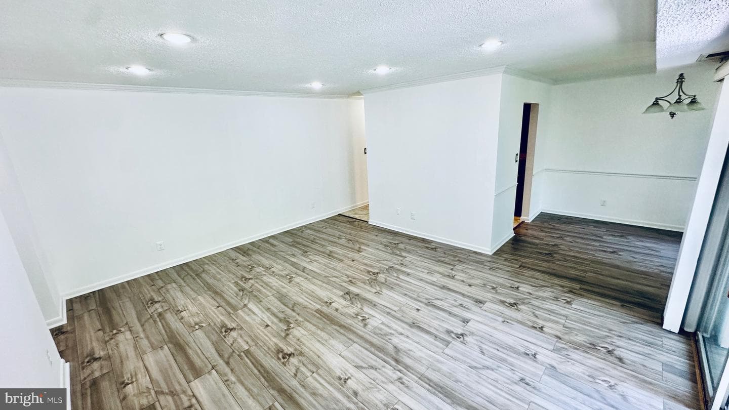 3931 Lyndhurst Drive #303 photo 5