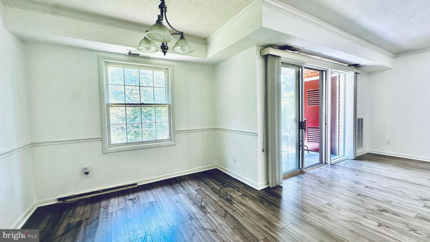 3931 Lyndhurst Drive #303 photo 6