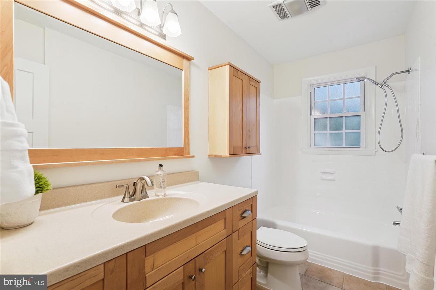 9811 Hampton Lane photo 32
