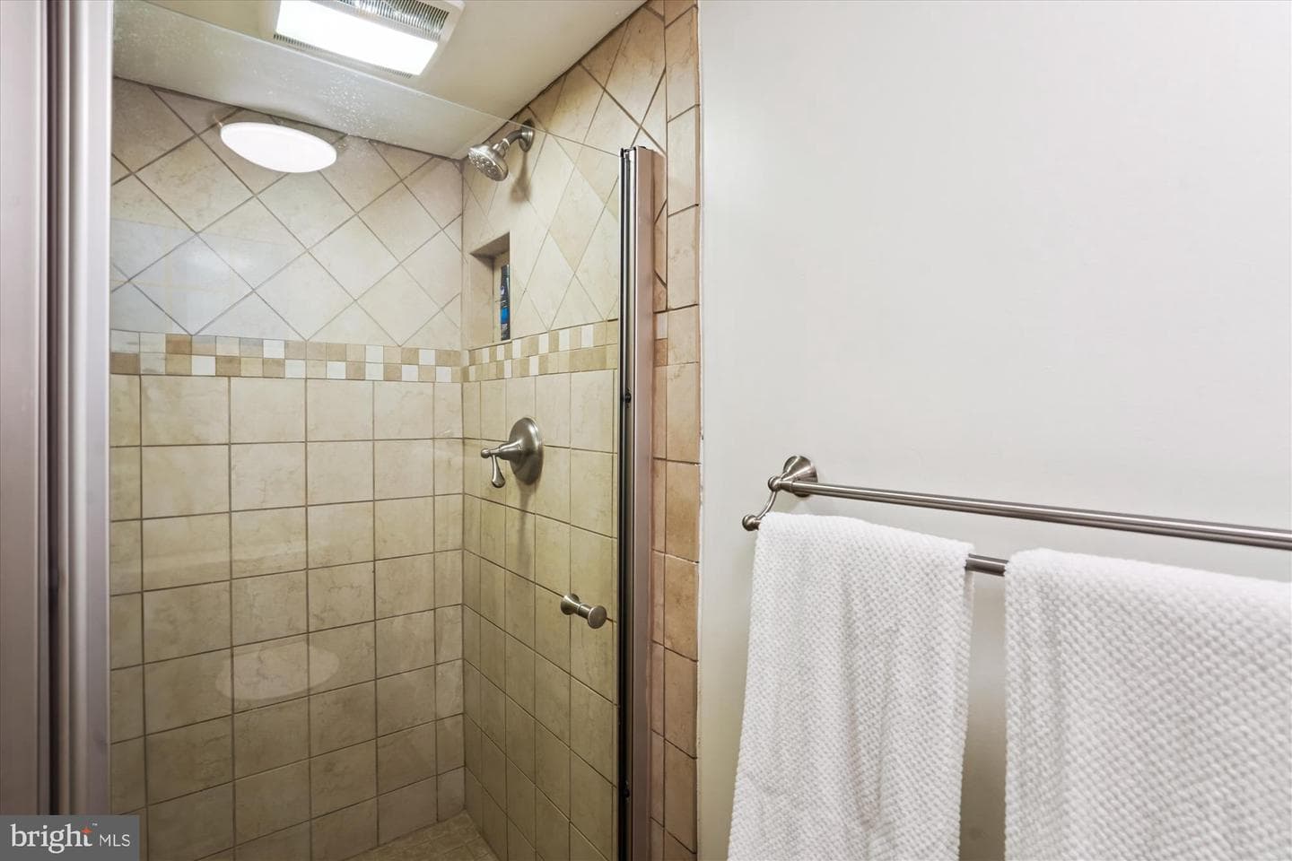 9811 Hampton Lane photo 40