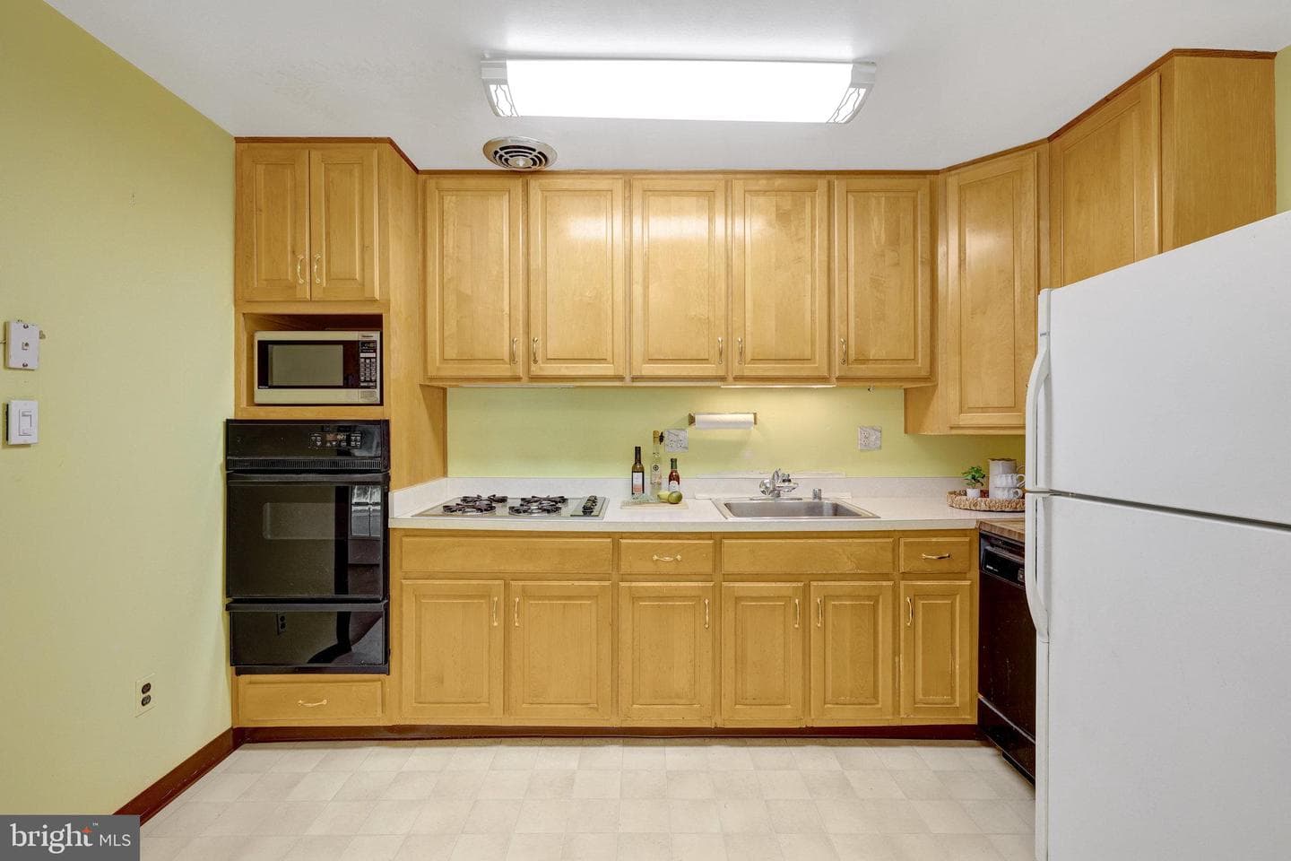 4252 Berritt Street photo 12