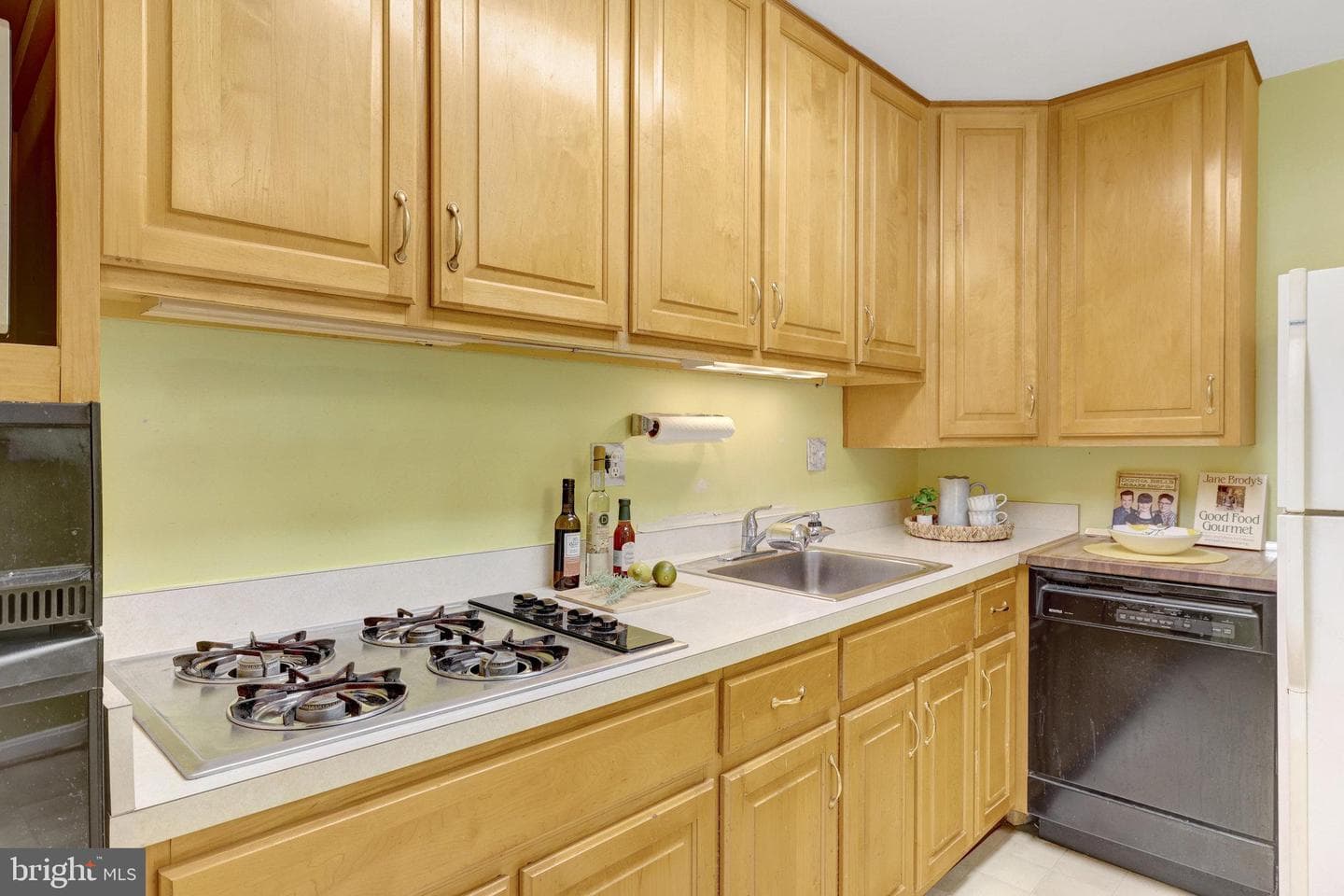 4252 Berritt Street photo 13