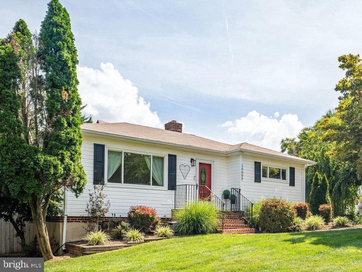 10009 Terry Street photo 1