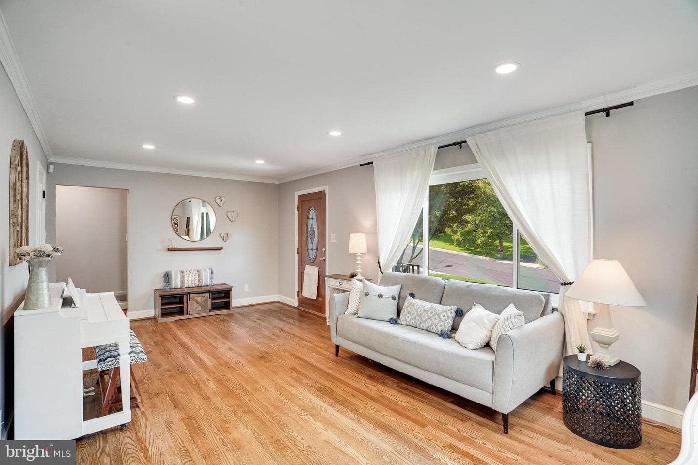 10009 Terry Street photo 5
