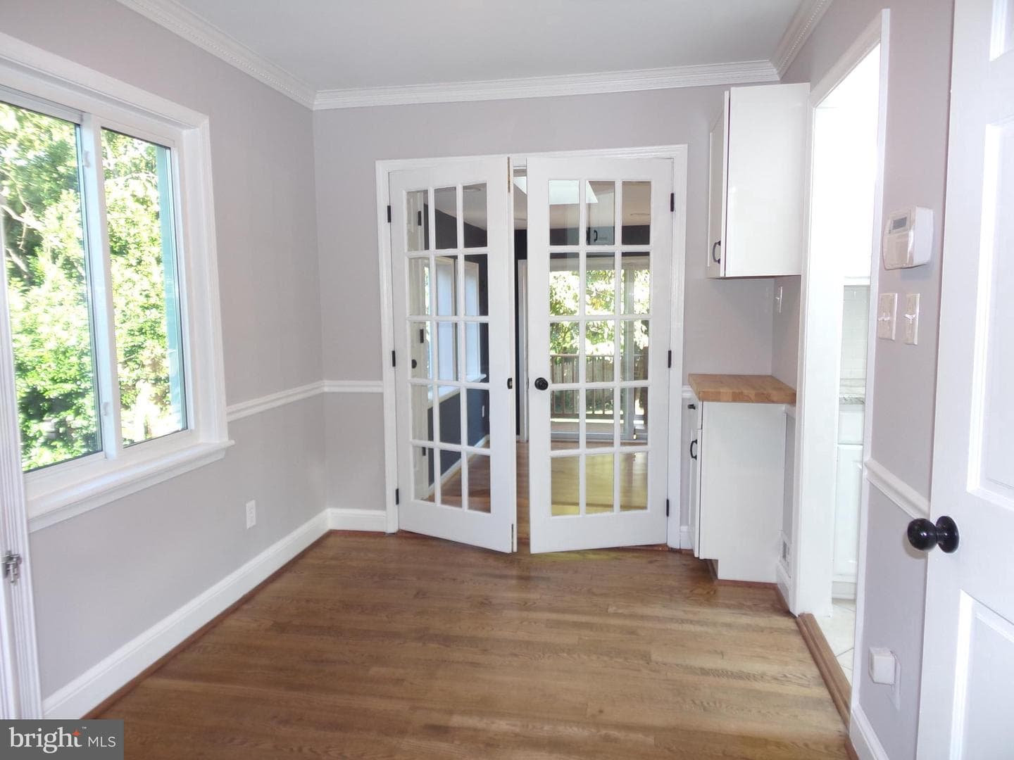 10009 Terry Street photo 8