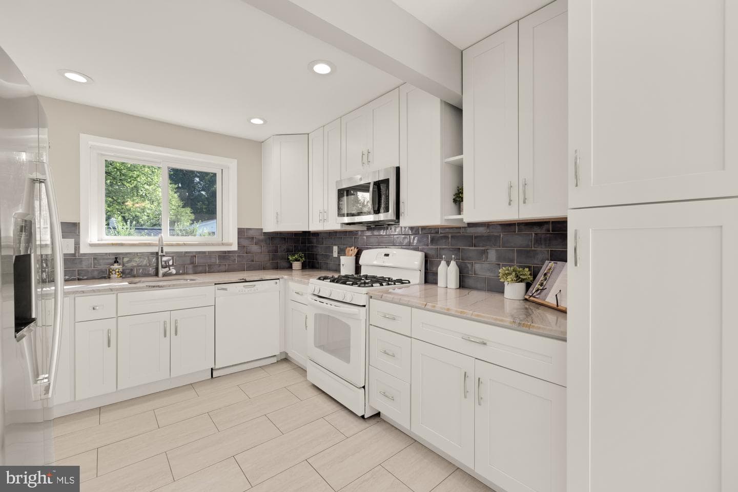 3608 Embassy Lane photo 10