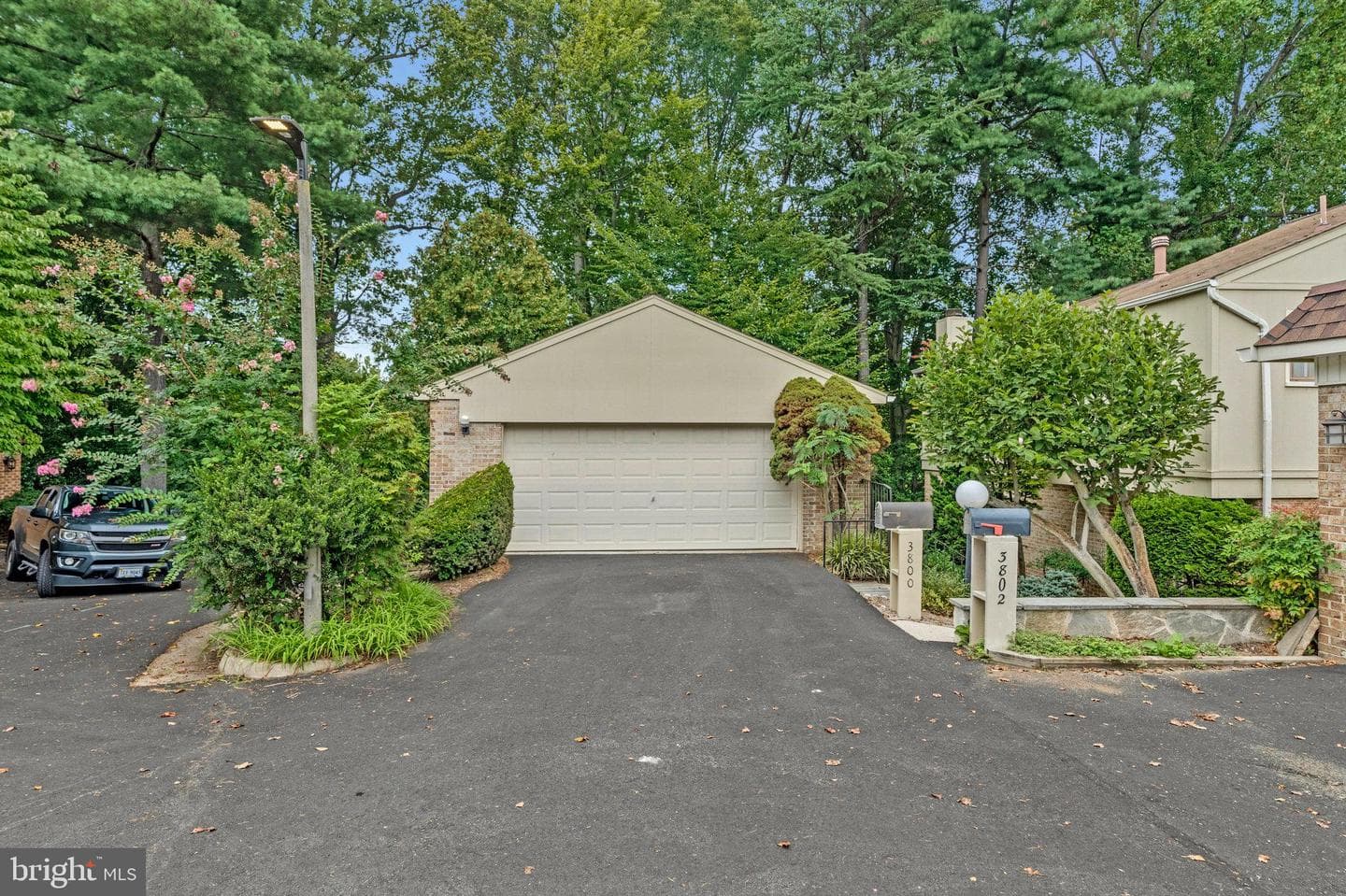 3800 Hemlock Way photo 2