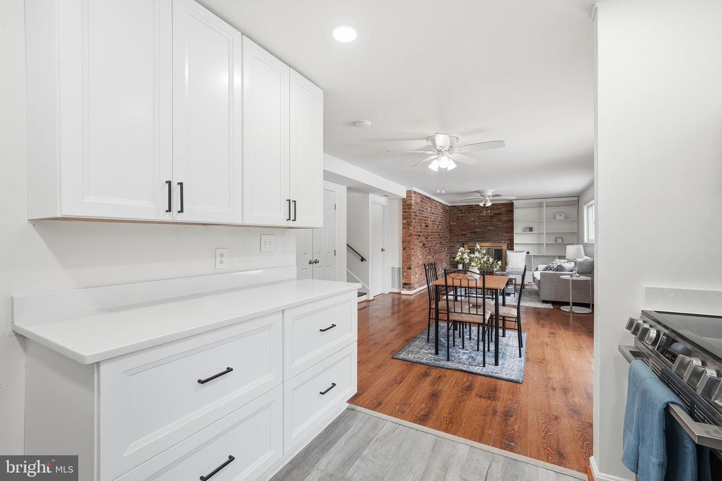 10911 Maple Street photo 9