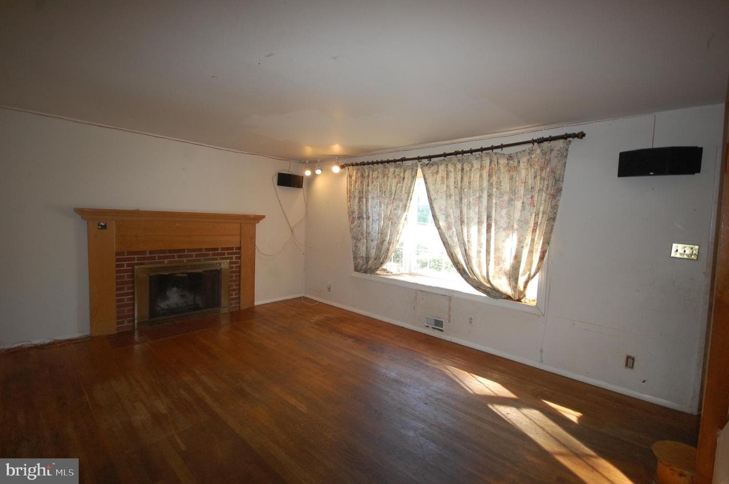 10006 Hunter Street photo 19