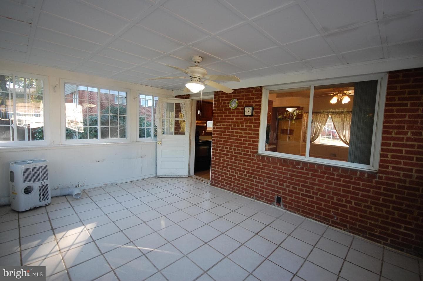 10006 Hunter Street photo 24