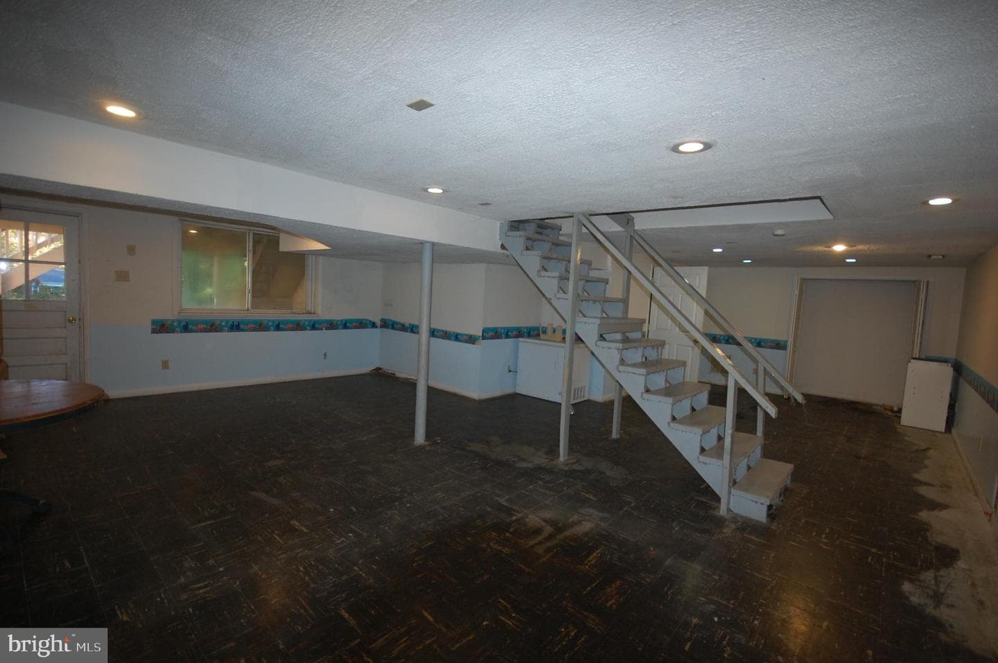 10006 Hunter Street photo 36