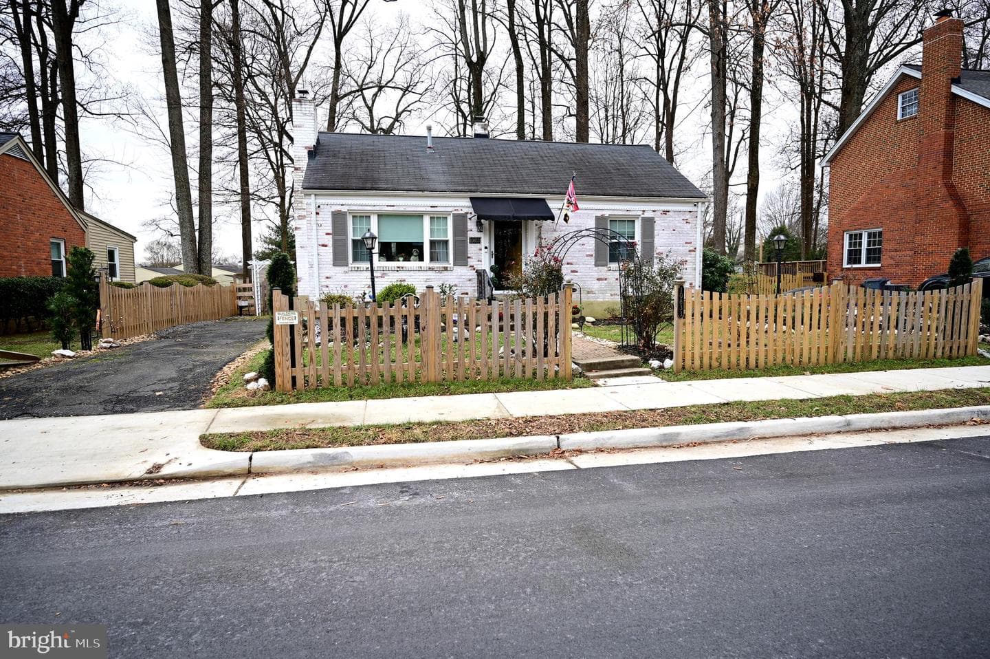 10833 Warwick Avenue photo 11