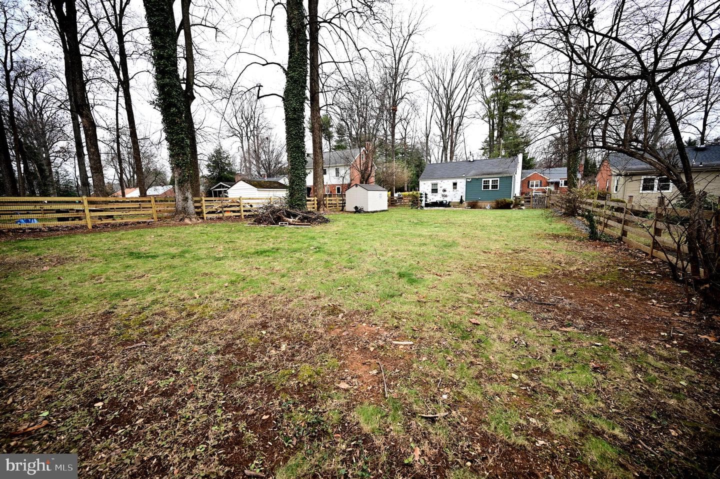 10833 Warwick Avenue photo 16