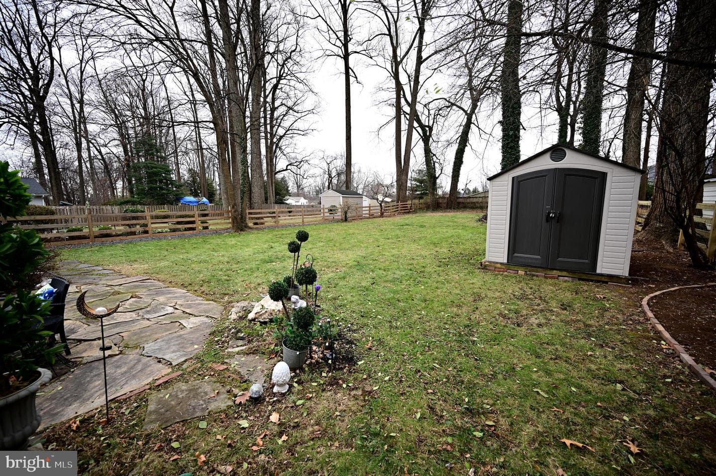 10833 Warwick Avenue photo 22