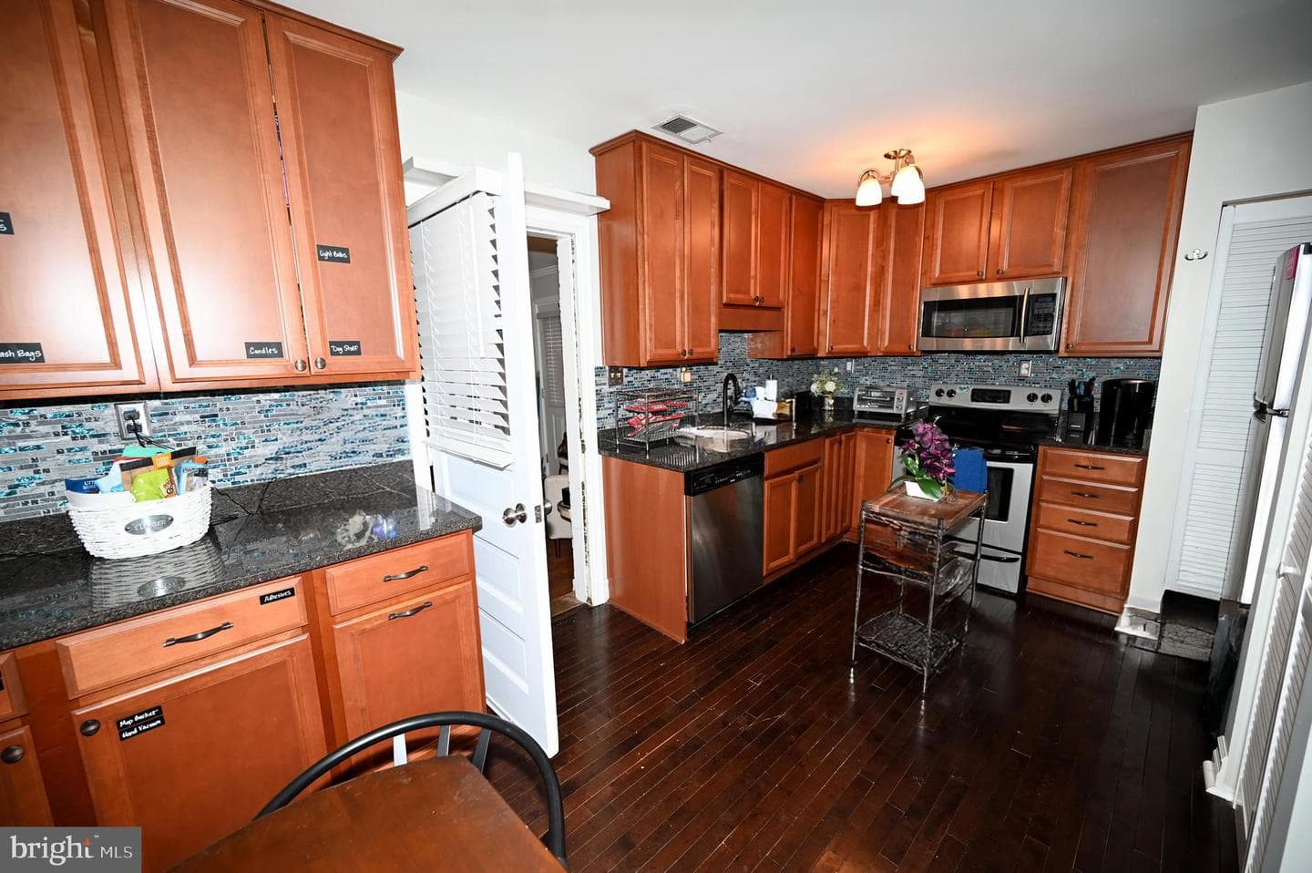 10833 Warwick Avenue photo 28
