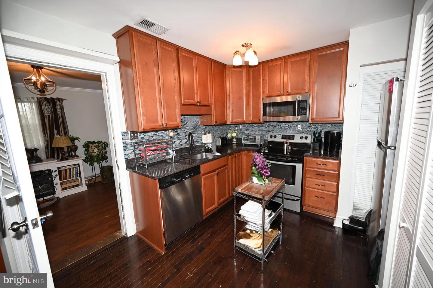 10833 Warwick Avenue photo 30