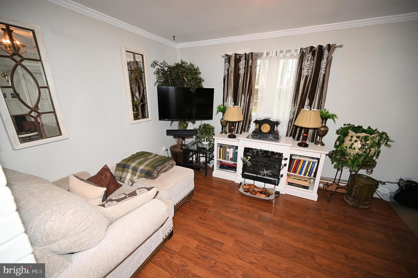 10833 Warwick Avenue photo 32