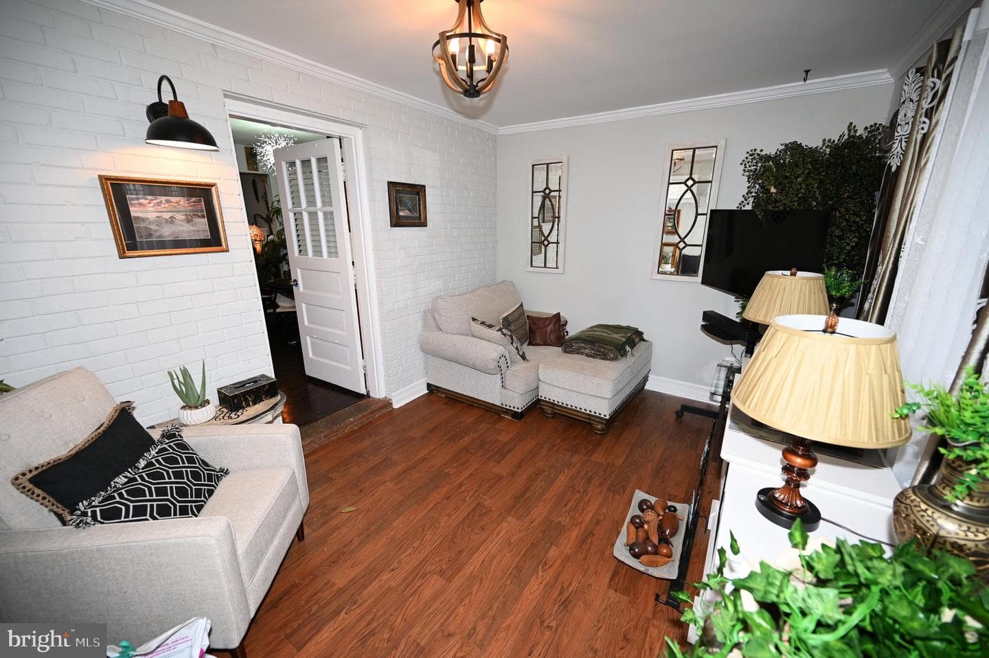10833 Warwick Avenue photo 34
