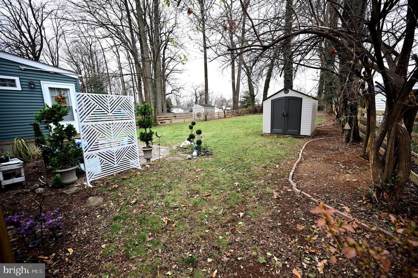 10833 Warwick Avenue photo 4