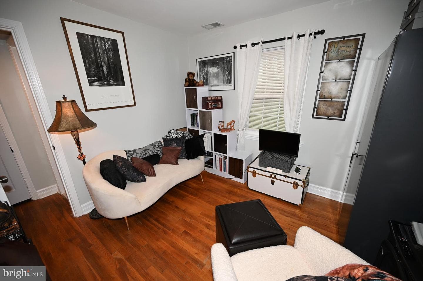 10833 Warwick Avenue photo 41