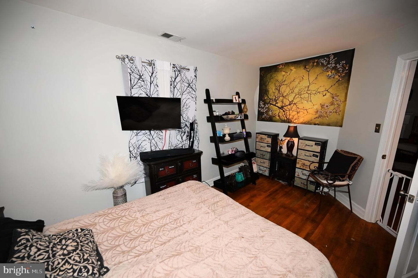 10833 Warwick Avenue photo 47