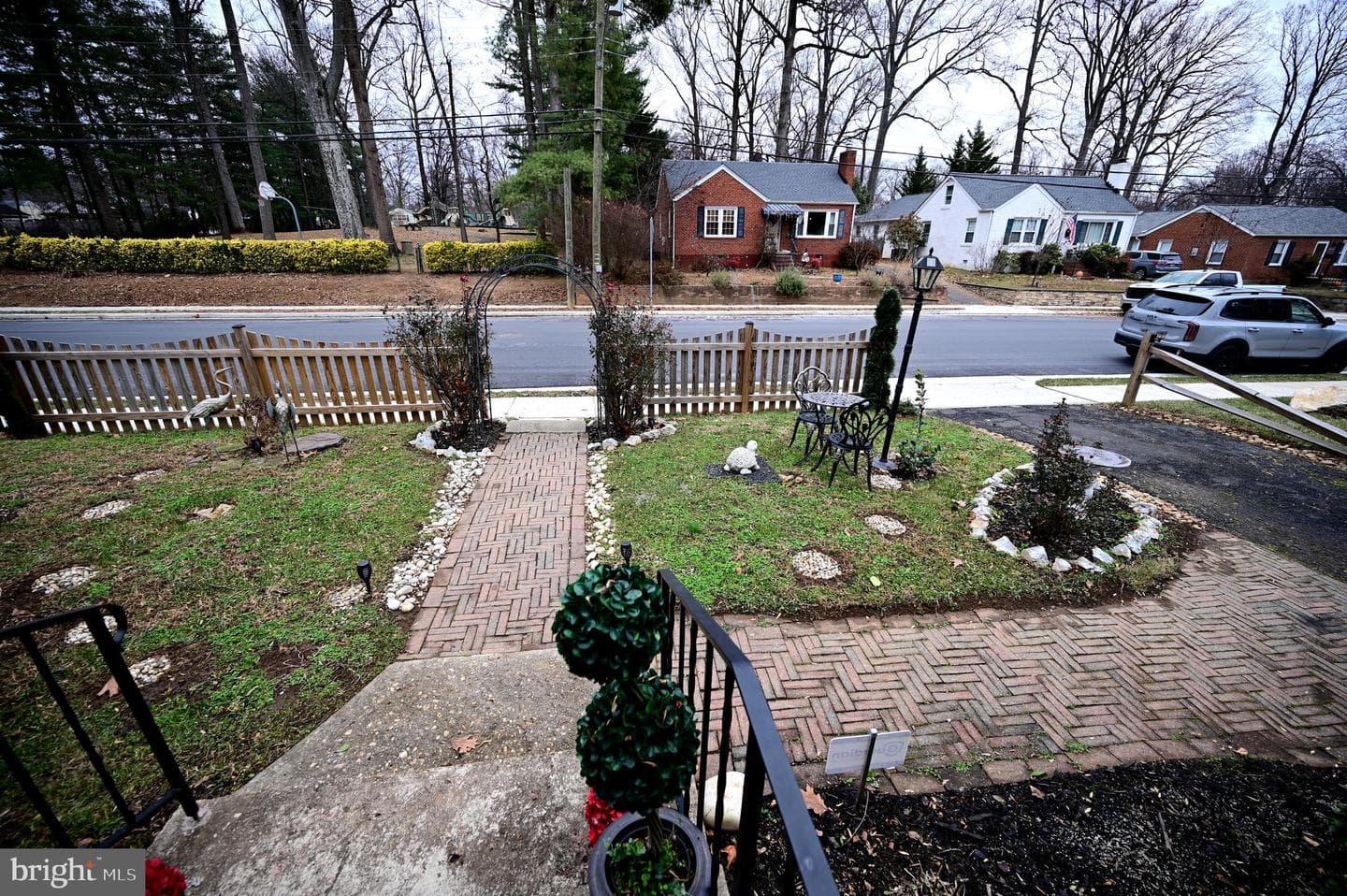 10833 Warwick Avenue photo 49