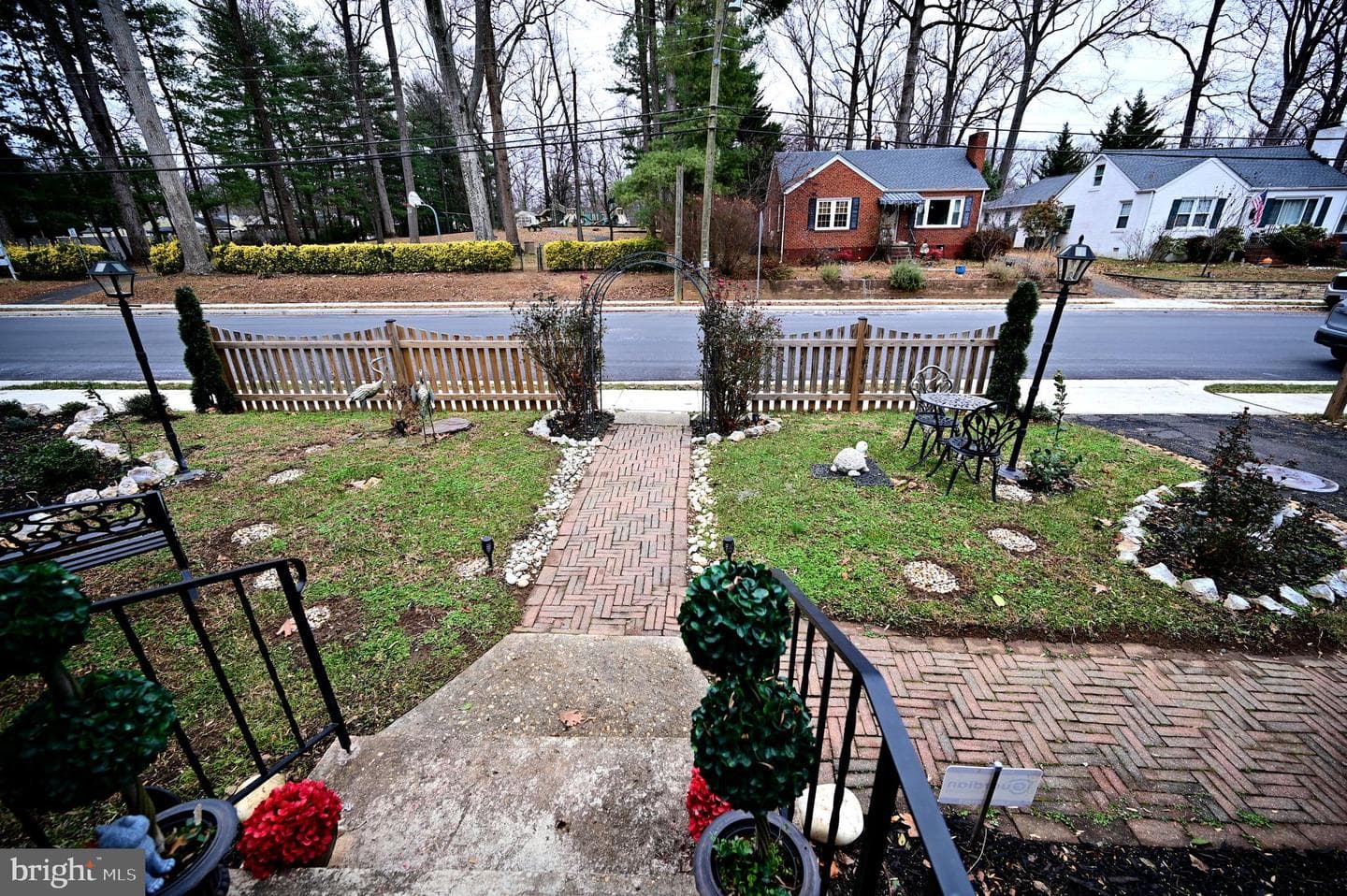 10833 Warwick Avenue photo 50