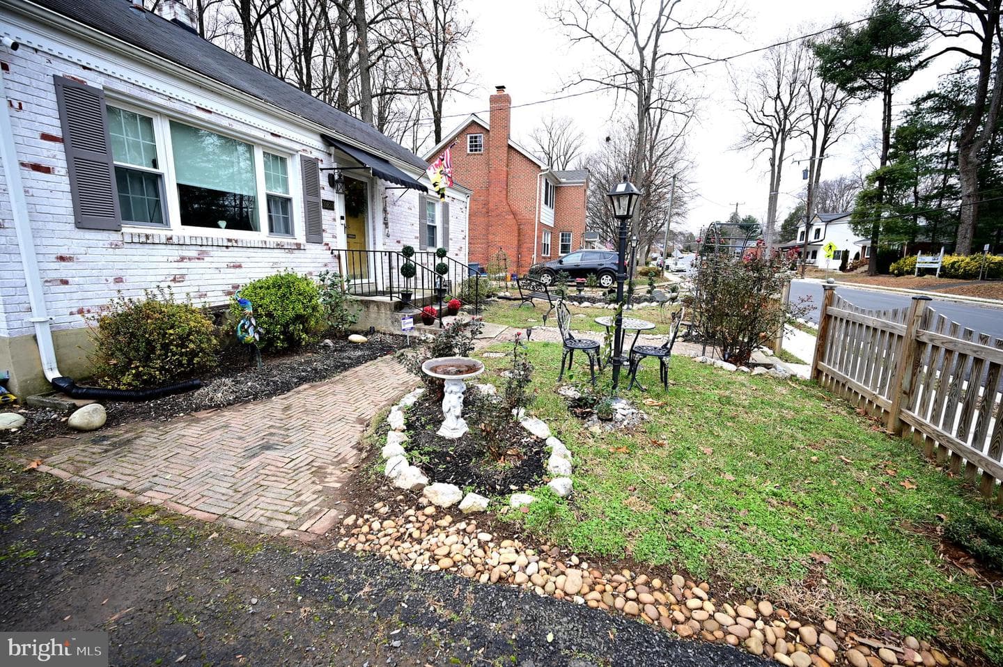 10833 Warwick Avenue photo 8