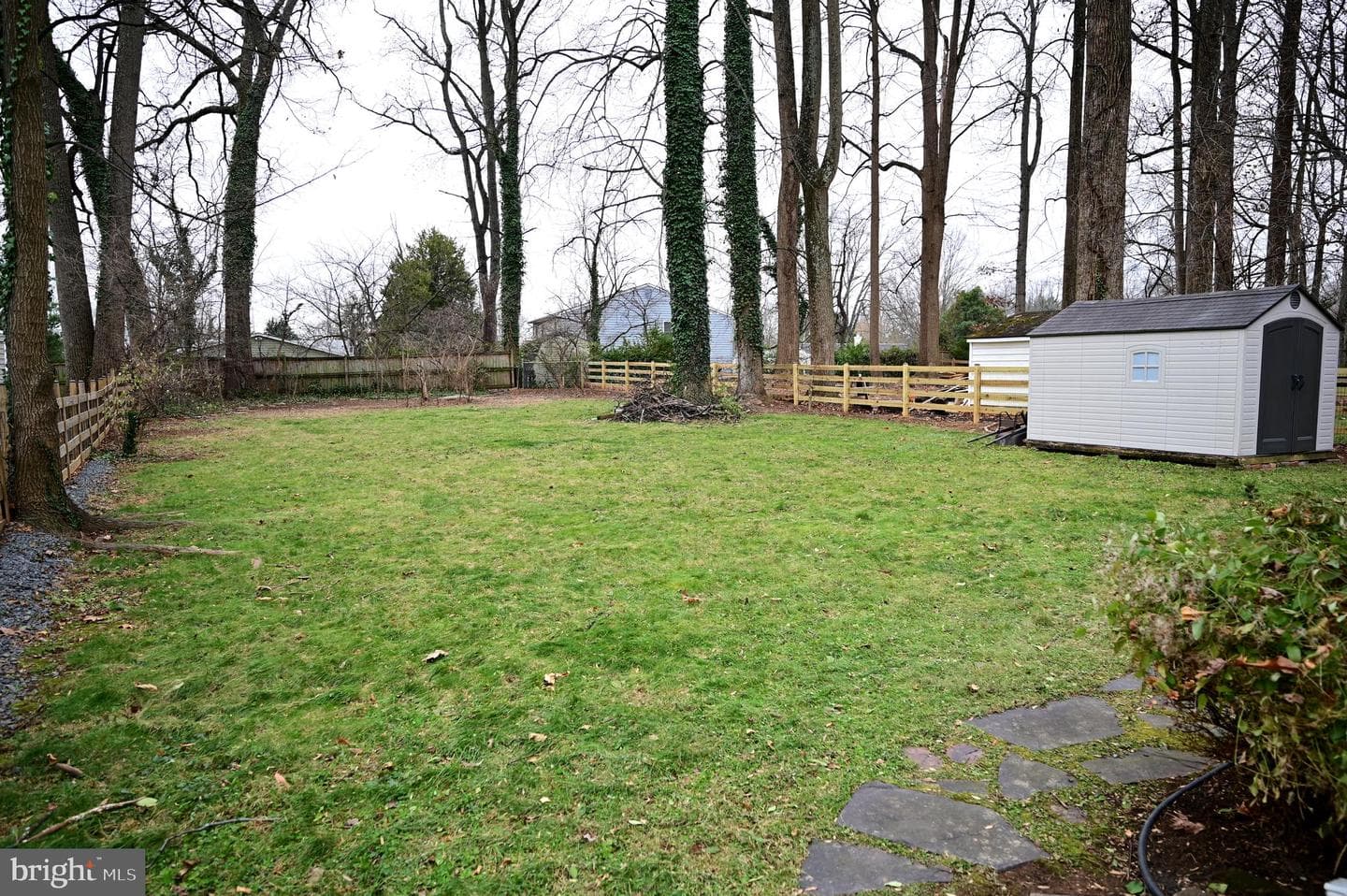 10833 Warwick Avenue photo 9