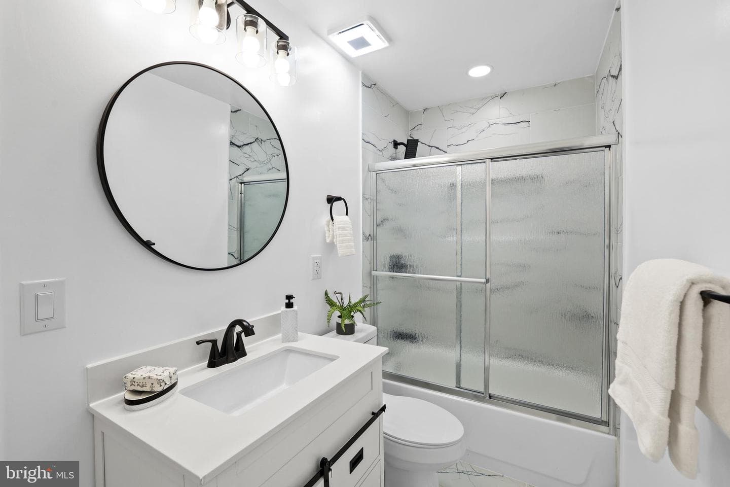 10404 Forest Avenue photo 23