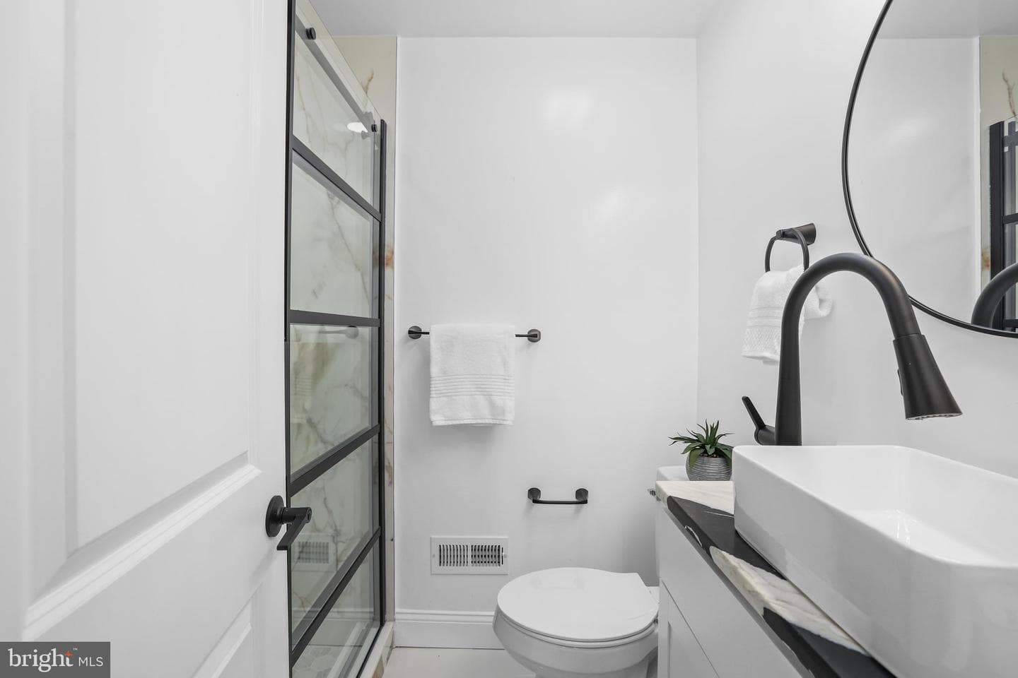10404 Forest Avenue photo 26