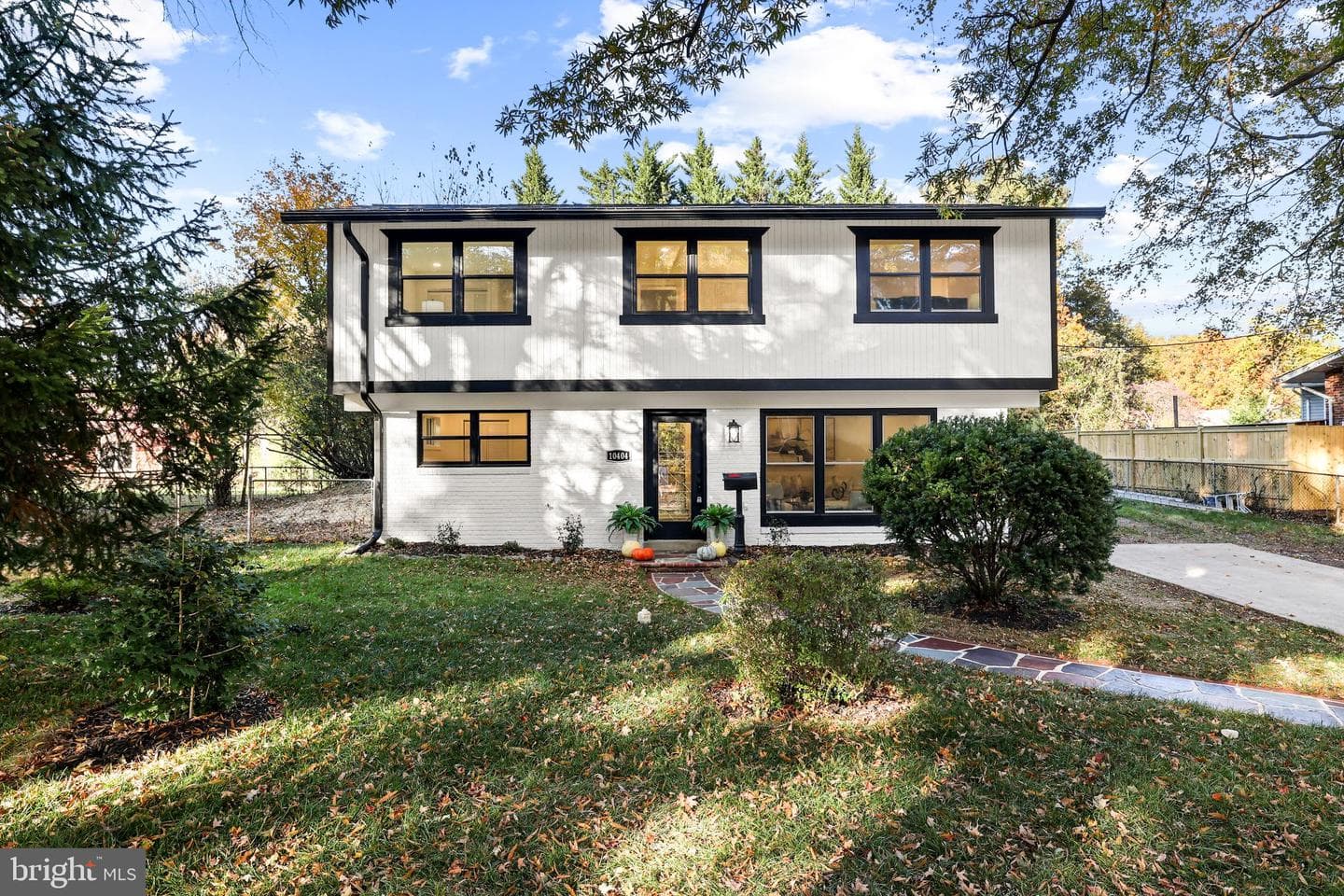 10404 Forest Avenue photo 3