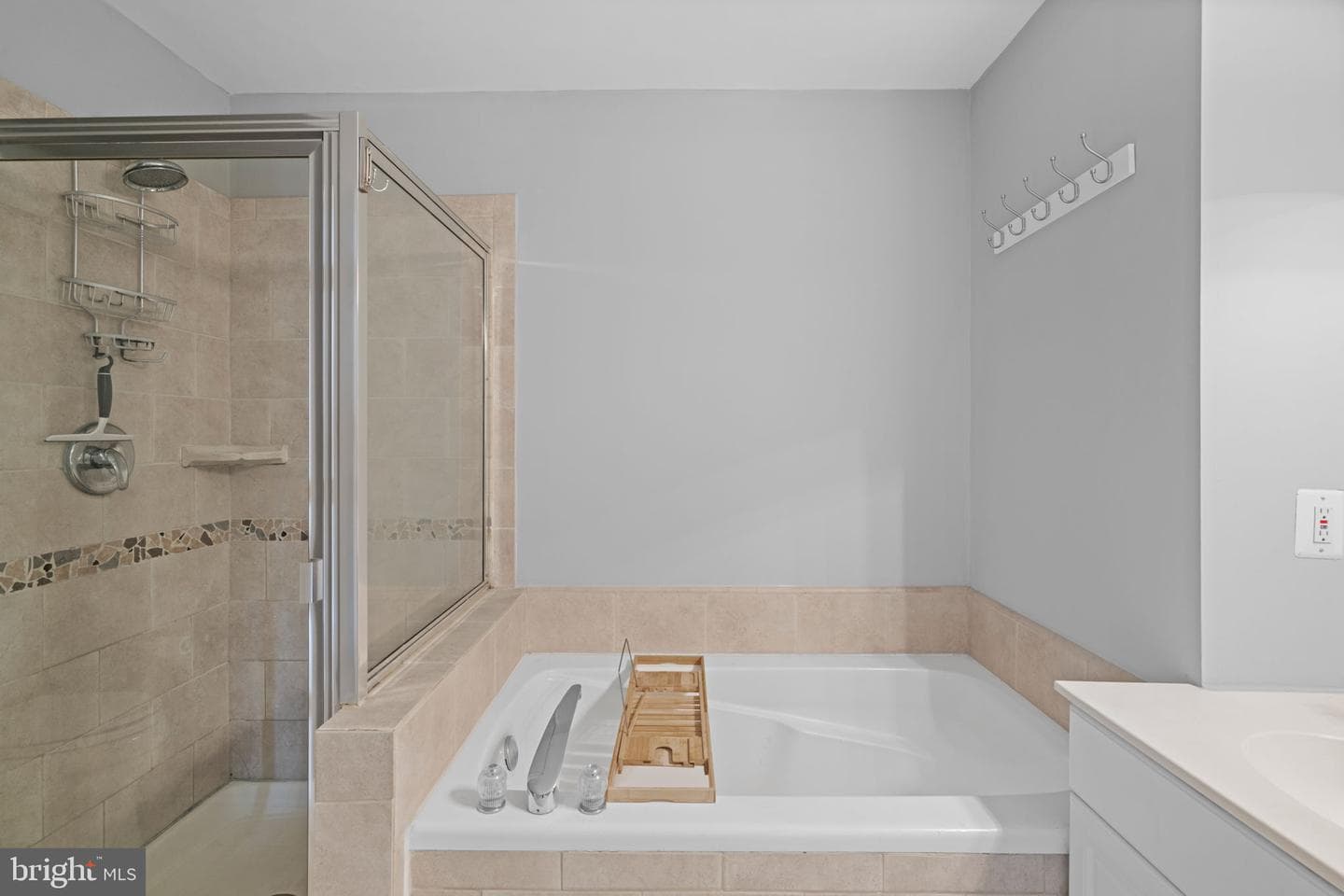 4105 Oxford Lane #302 photo 17