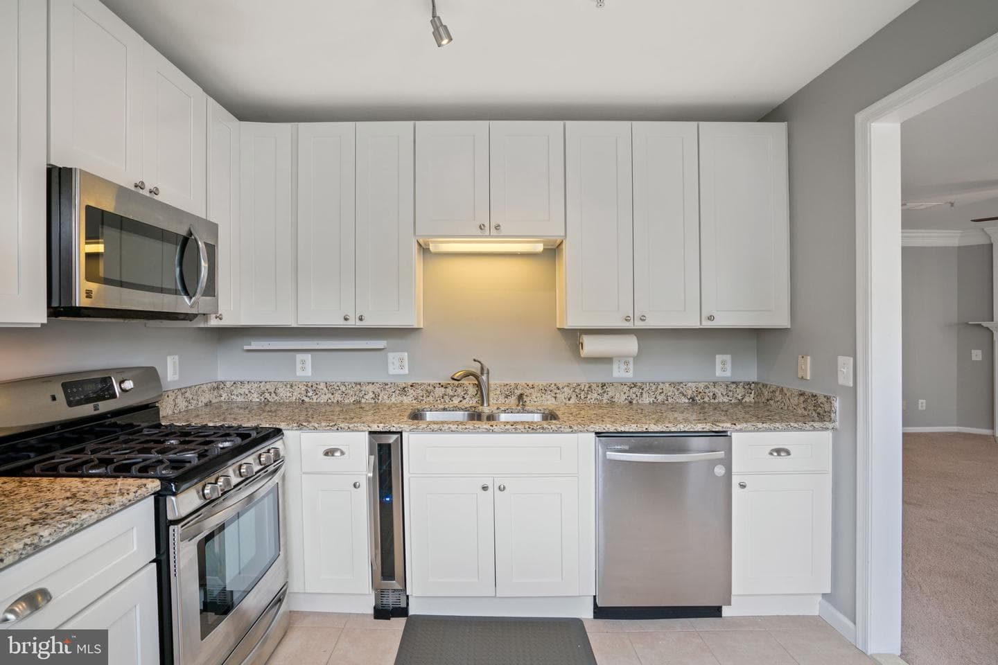 4105 Oxford Lane #302 photo 6