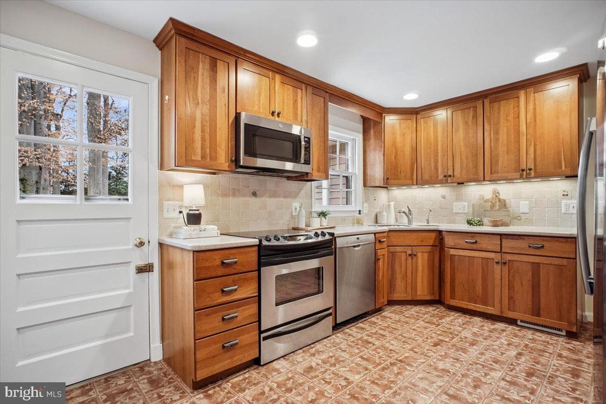 10113 Cardinal Road photo 12