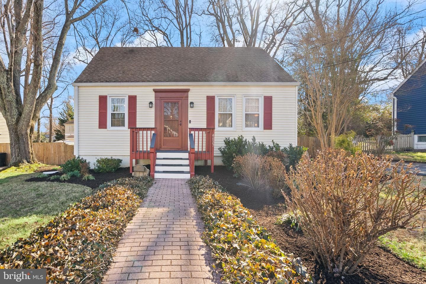 4027 Maple Street photo 1