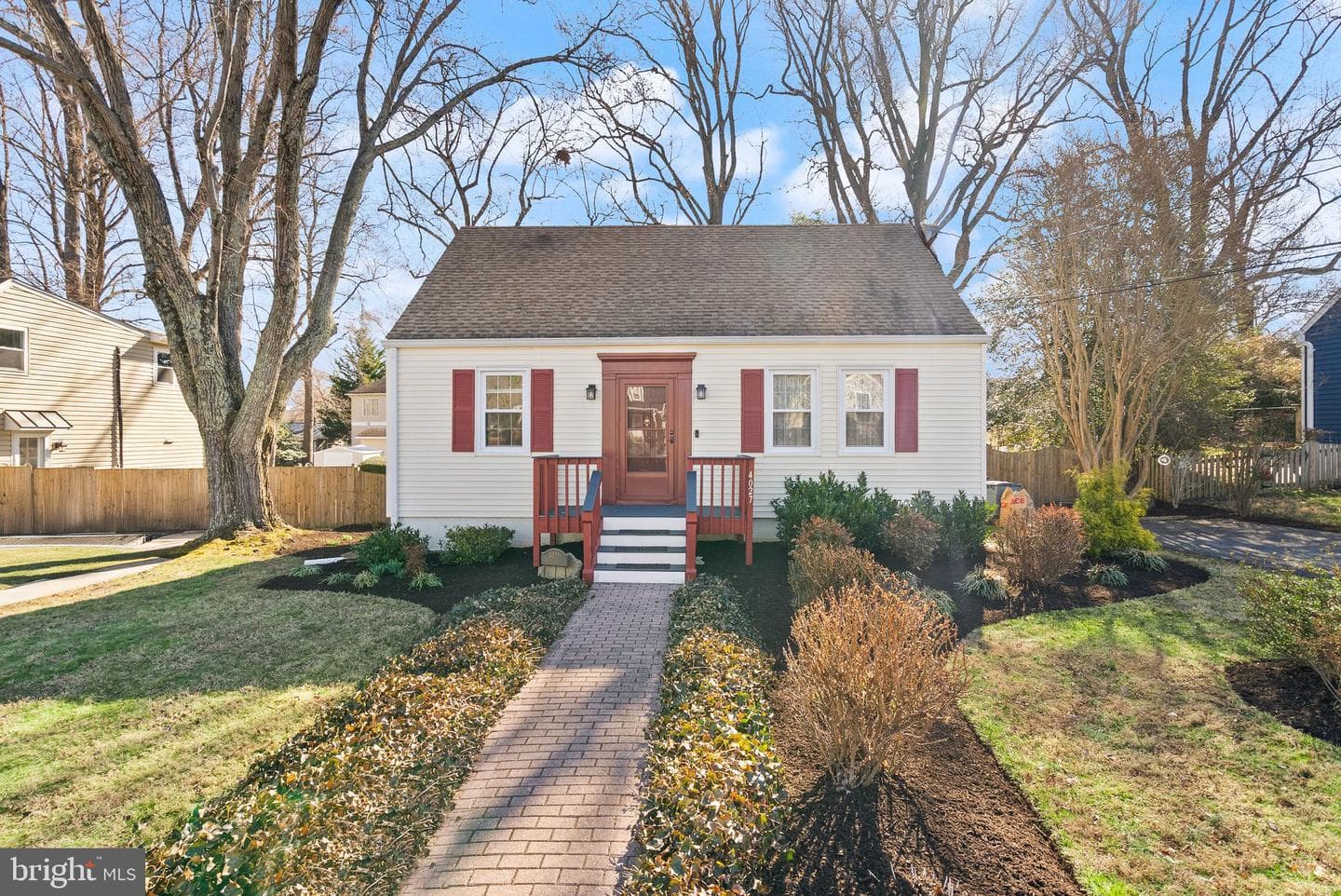 4027 Maple Street photo 2