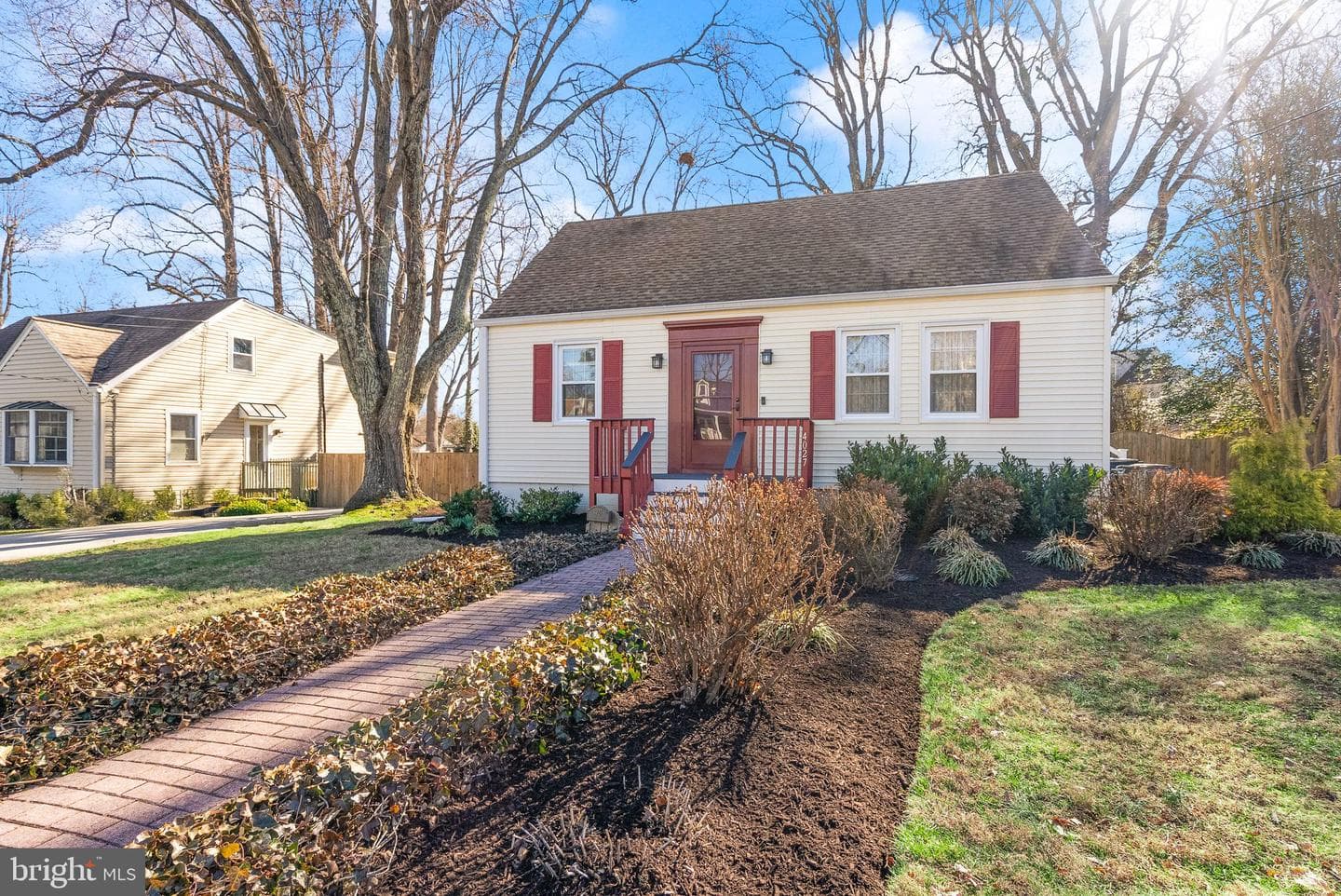 4027 Maple Street photo 3