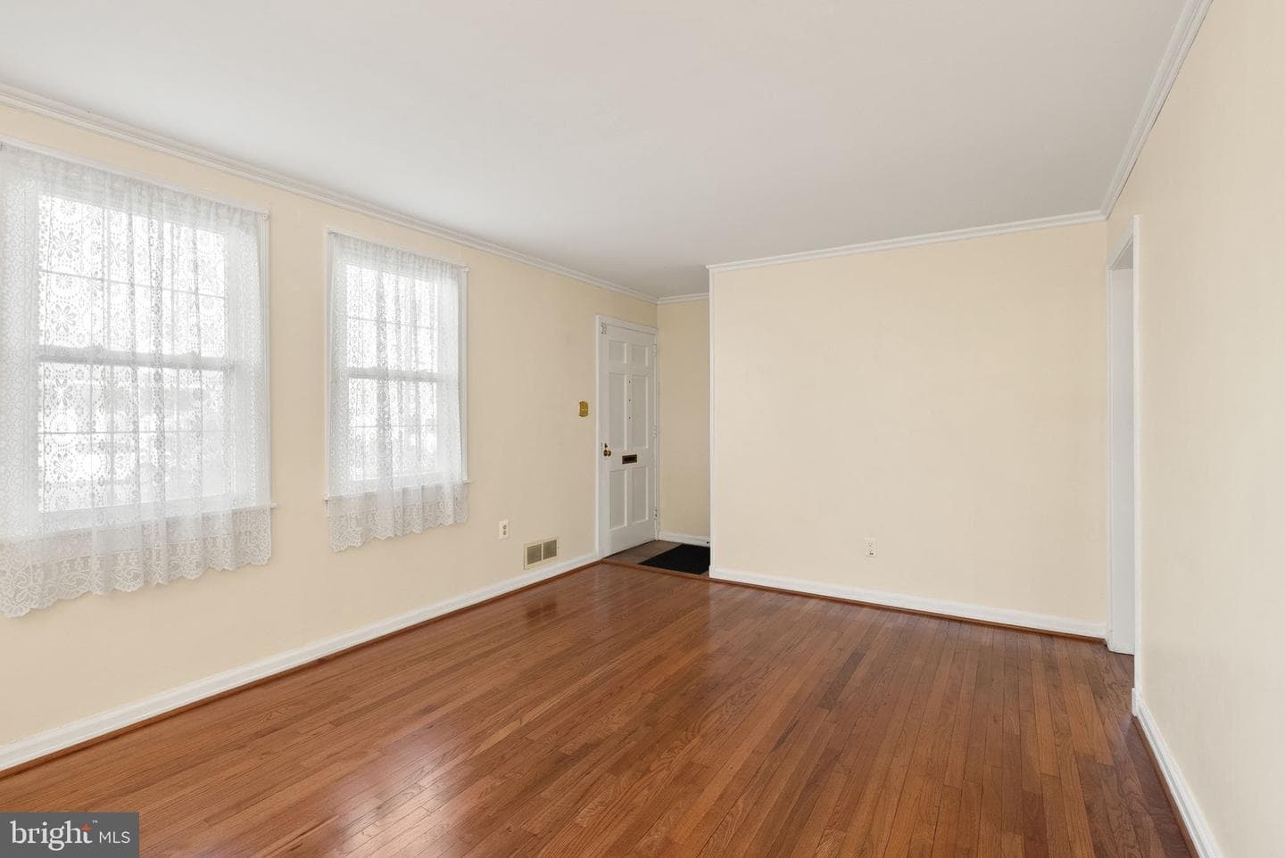 4027 Maple Street photo 8